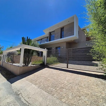 Philomene - Piscine - Jacuzzi- Vue Vila *