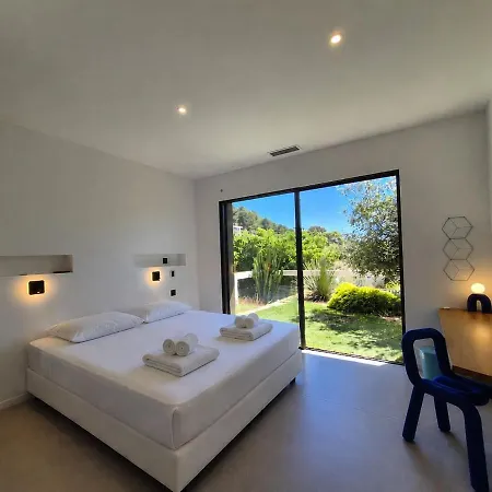 Philomene - Piscine - Jacuzzi- Vue فيلة *