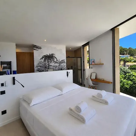 Philomene - Piscine - Jacuzzi- Vue Vila Bandol