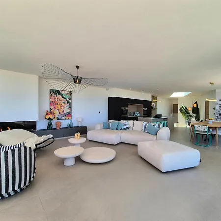 Philomene - Piscine - Jacuzzi- Vue Vila Bandol